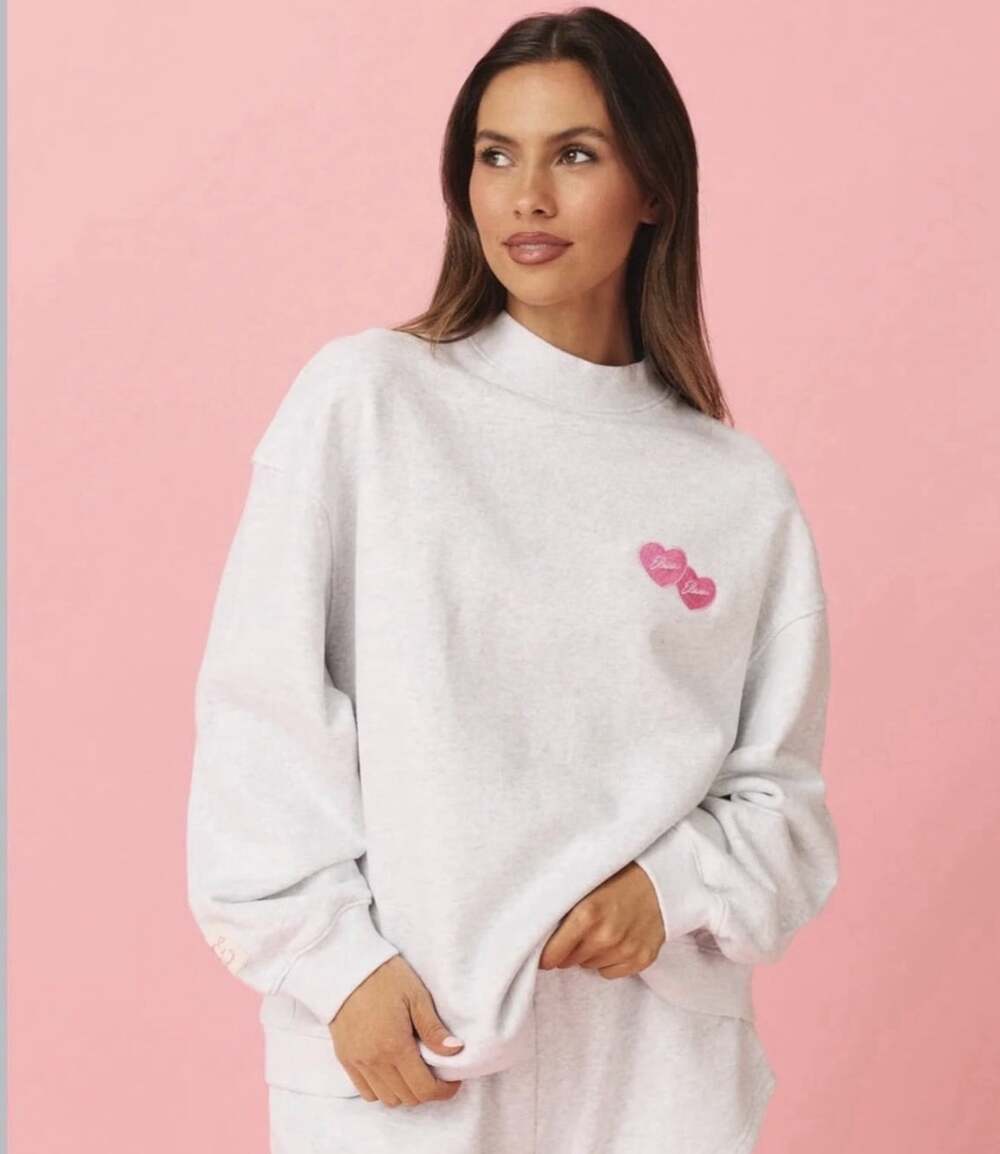 Eleven Eleven Vintage Mockneck Valentine's Day Pink Heart Patch Size Small